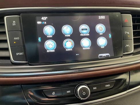 Used 2018 Buick Enclave Avenir w/ Avenir Technology Package image 37