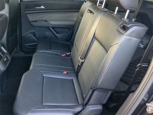 Certified 2022 Volkswagen Atlas SE image 16