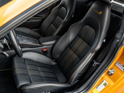 Used 2018 Porsche 911 Turbo S image 26