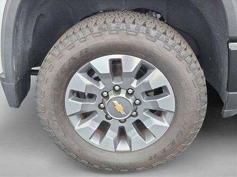 Used 2024 Chevrolet Silverado 2500 Custom w/ Custom Convenience Package AWD/4WD image 21