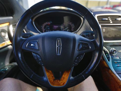 Used 2016 Lincoln MKX Select w/ Select Plus Package image 5