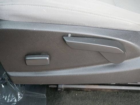Used 2016 Chevrolet Colorado W/T RWD image 13