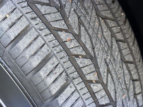 Used 2020 Buick Enclave Essence w/ Sport Touring Edition image 33