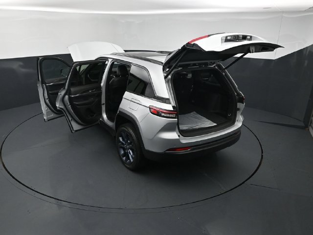 New 2026 Jeep Grand Cherokee Limited AWD/4WD image 28