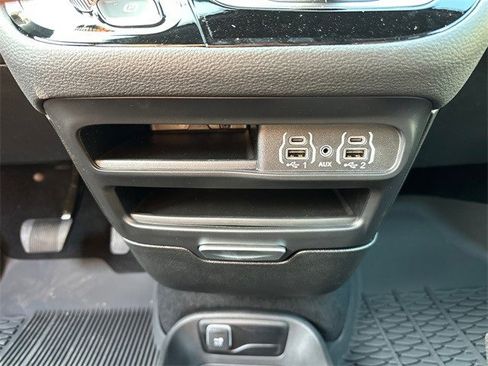 New 2025 Chrysler Pacifica Select image 20