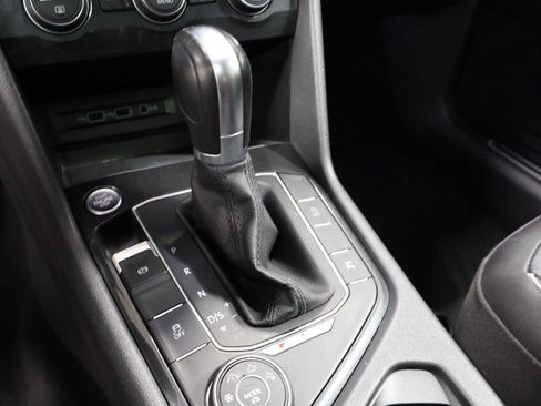 Used 2018 Volkswagen Tiguan SEL Premium AWD/4WD image 26