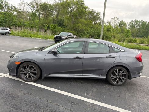 Used 2019 Honda Civic Sport image 3