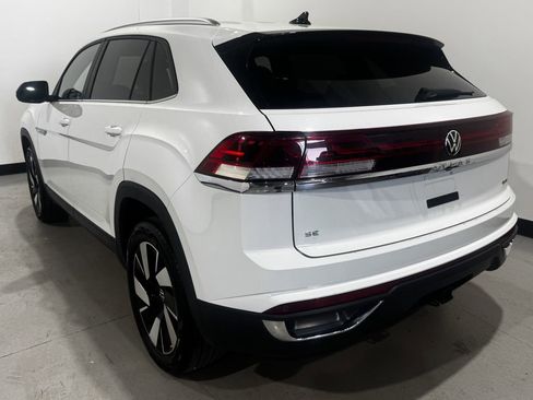 Used 2025 Volkswagen Atlas Cross Sport SE AWD/4WD image 38