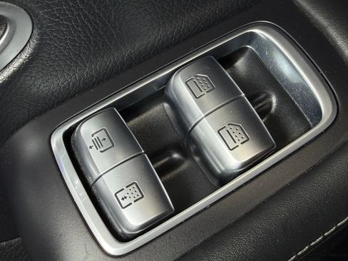 Used 2014 Mercedes-Benz S 550 Sedan image 34