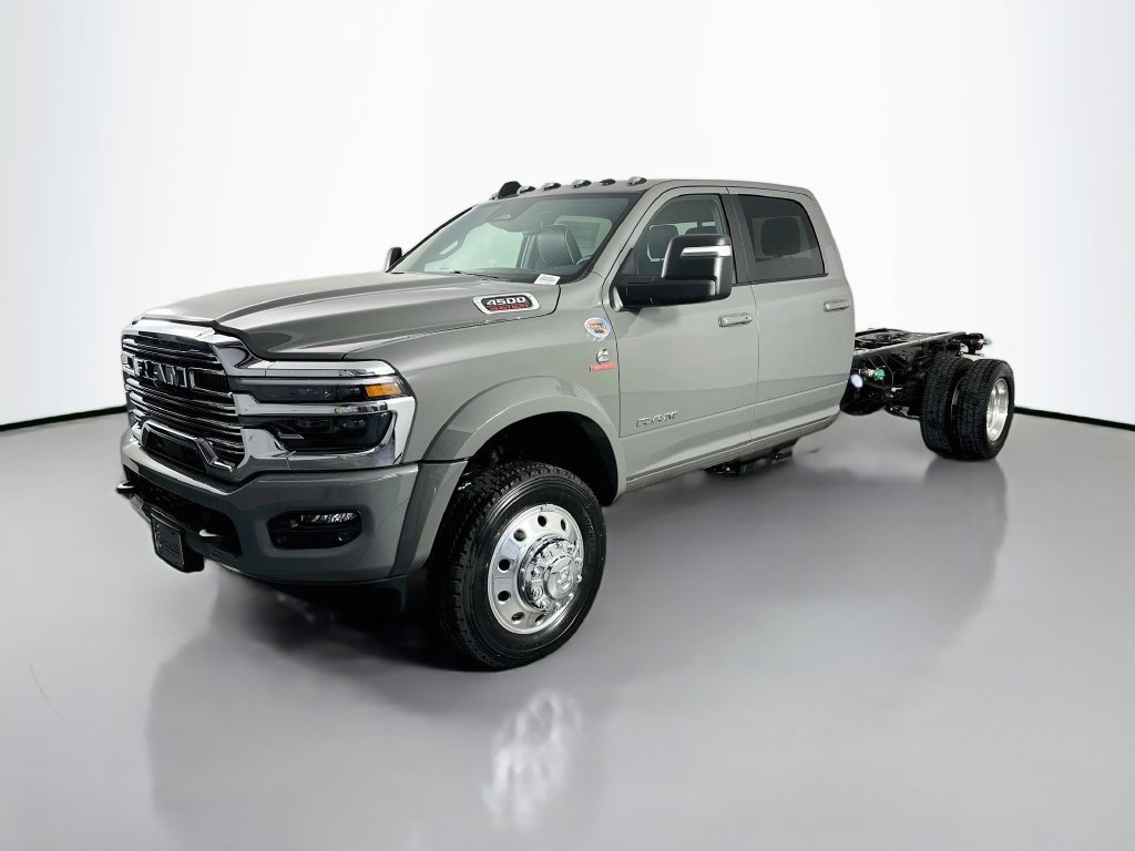 New 2026 RAM 4500 4x4 Crew Cab DRW w/ Laramie Trim Package image 3