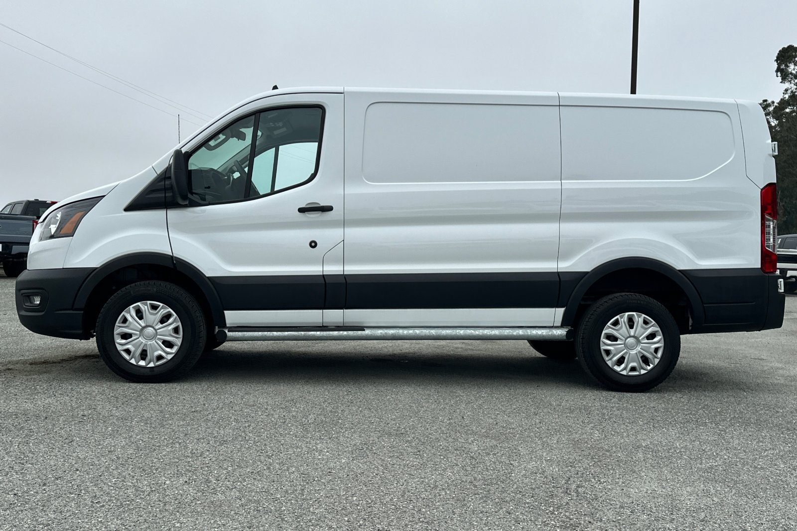 Used 2025 Ford Transit 250 Low Roof w/ Exterior Upgrade Package RWD image 2