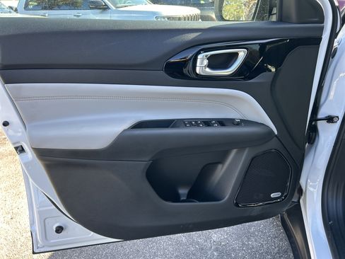 New 2026 Jeep Compass Limited image 11