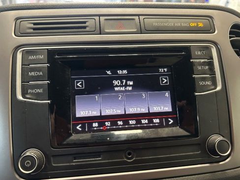 Used 2016 Volkswagen Tiguan S image 20