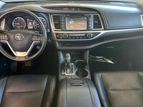 Used 2019 Toyota Highlander Limited Platinum AWD/4WD image 15
