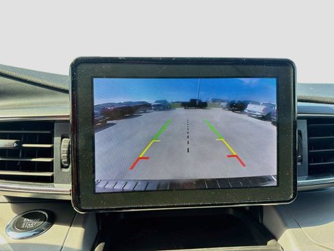 Used 2024 Ford Explorer XLT w/ Equipment Group 202A AWD/4WD image 14
