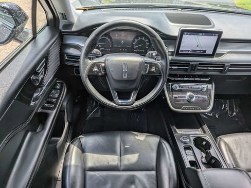 Used 2022 Lincoln Corsair AWD w/ Premium Package image 17