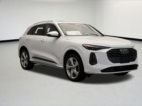 Used 2025 Audi Q5 Premium Plus w/ Premium Plus image 7