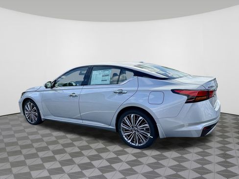 Used 2025 Nissan Altima 2.5 SL image 17