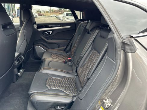 Used 2021 Lamborghini Urus image 10