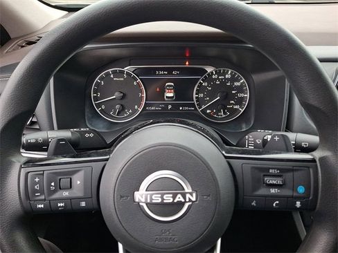 Used 2023 Nissan Rogue SV image 19