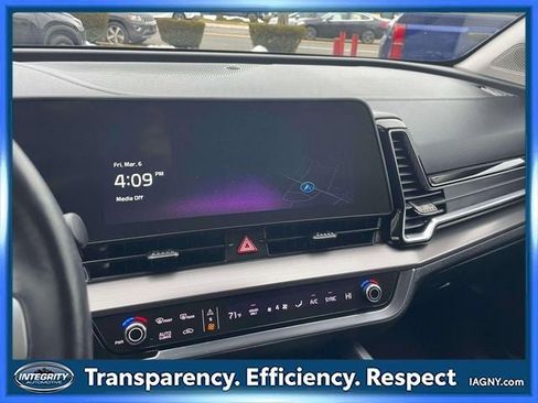 Used 2023 Kia Sportage EX image 27