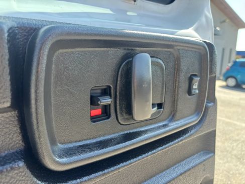 Used 2021 GMC Savana 2500 w/ Driver Convenience Package RWD image 9