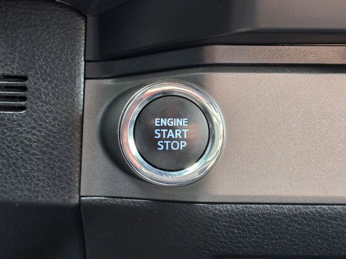 Used 2019 Toyota Tacoma TRD Sport w/ Technology Package image 18