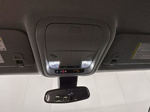 Used 2024 GMC Terrain SLE FWD image 26