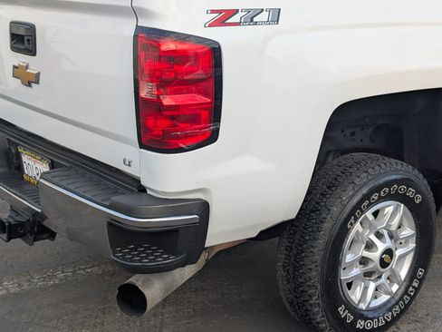 Used 2018 Chevrolet Silverado 2500 LT w/ Z71 Package, Off-Road AWD/4WD image 11