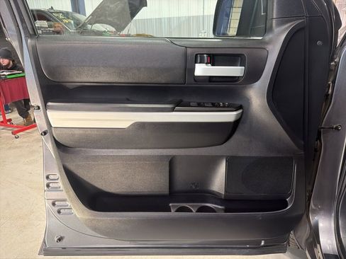 Used 2020 Toyota Tundra SR5 w/ SR5 Upgrade Package image 20