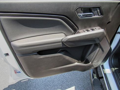 New 2025 Chevrolet Colorado LT w/ LT Convenience Package image 13