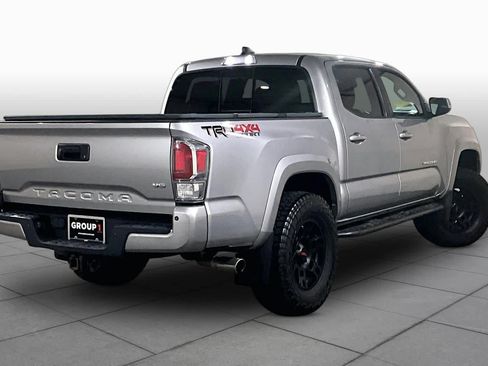 Used 2021 Toyota Tacoma TRD Sport w/ TRD Premium Sport Package AWD/4WD image 12