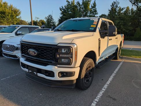 Used 2023 Ford F250 XL w/ STX Appearance Package AWD/4WD image 3