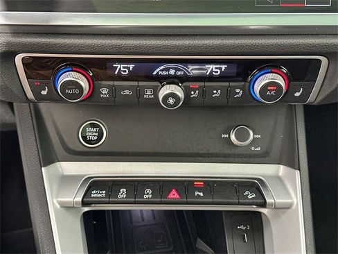 Used 2024 Audi Q3 2.0T Premium image 14