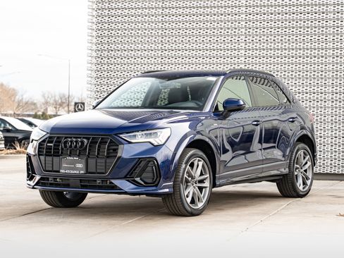 Certified 2025 Audi Q3 2.0T Premium w/ Convenience Package image 7