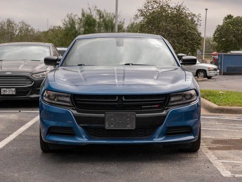 Used 2021 Dodge Charger SXT w/ Blacktop Package image 2