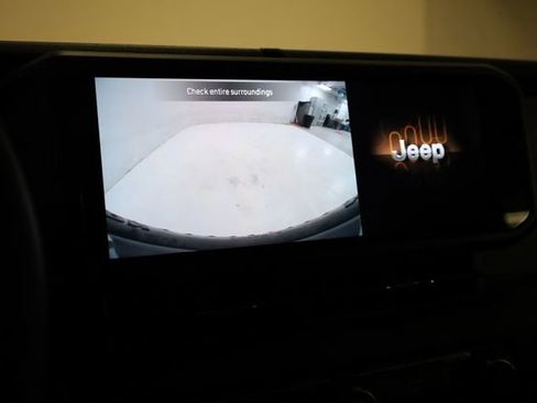 Used 2024 Jeep Wrangler Sport S image 18