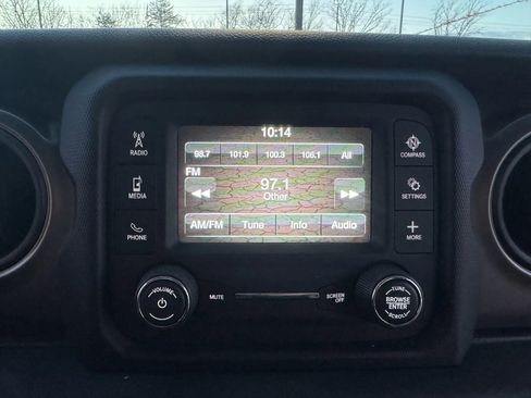 Used 2018 Jeep Wrangler Unlimited Sport S image 24