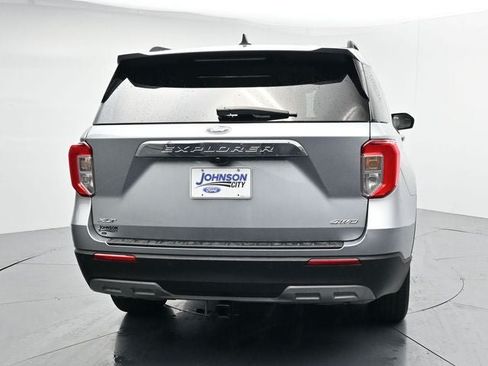 Certified 2022 Ford Explorer XLT w/ Equipment Group 202A AWD/4WD image 7