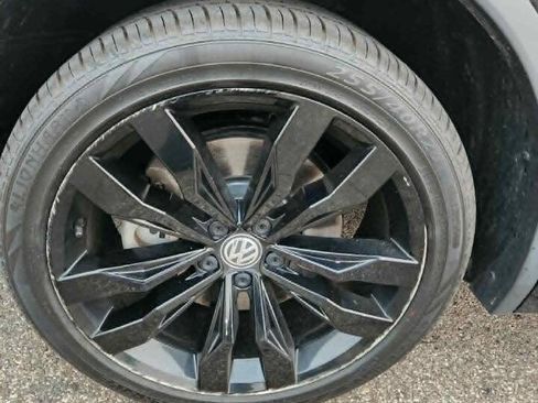 Used 2021 Volkswagen Tiguan SE R-Line w/ 2-Row Tiguan MDO Package AWD/4WD image 31