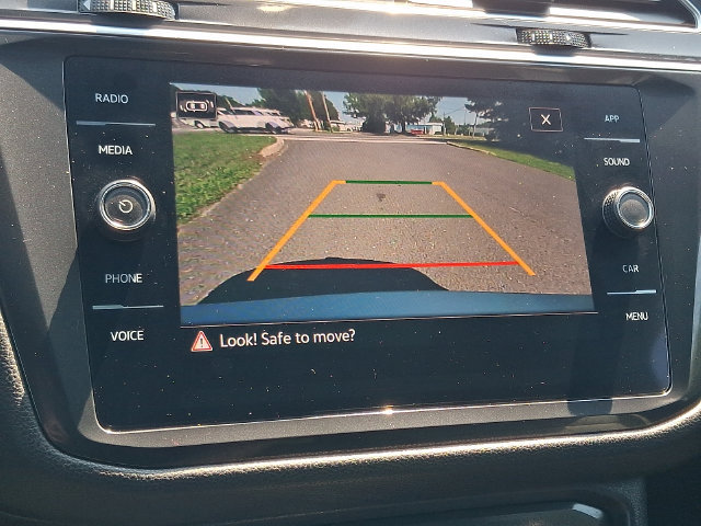 Certified 2024 Volkswagen Tiguan SE R-Line AWD/4WD image 18