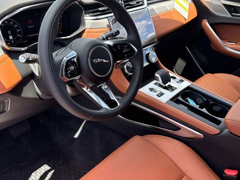 New 2026 Jaguar F-PACE R-Dynamic S image 30