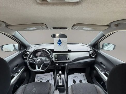 Used 2019 Nissan Kicks SV FWD image 11