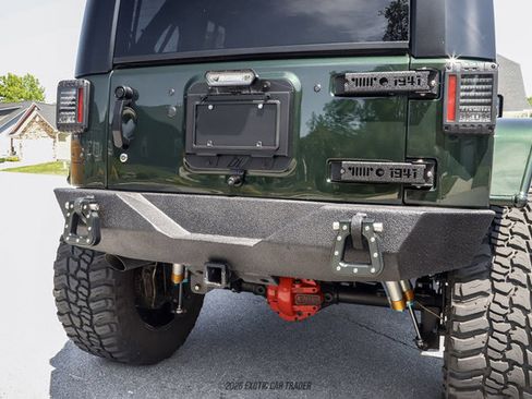 Used 2010 Jeep Wrangler Unlimited Rubicon w/ Dual Top Group AWD/4WD image 95