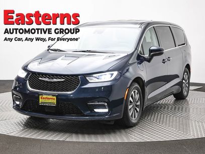 Used 2023 Chrysler Pacifica Touring-L