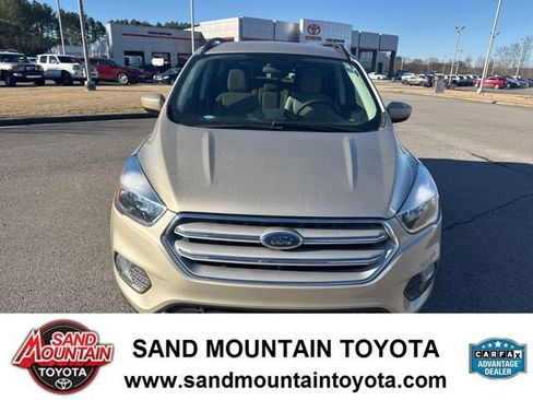 Used 2018 Ford Escape SE w/ SE Sync 3 Package image 9