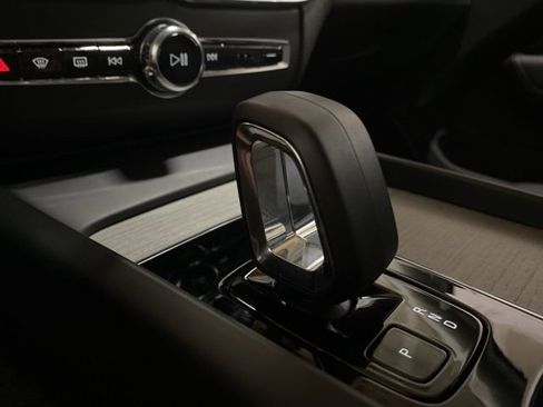 Used 2025 Volvo XC60 B5 Plus image 75