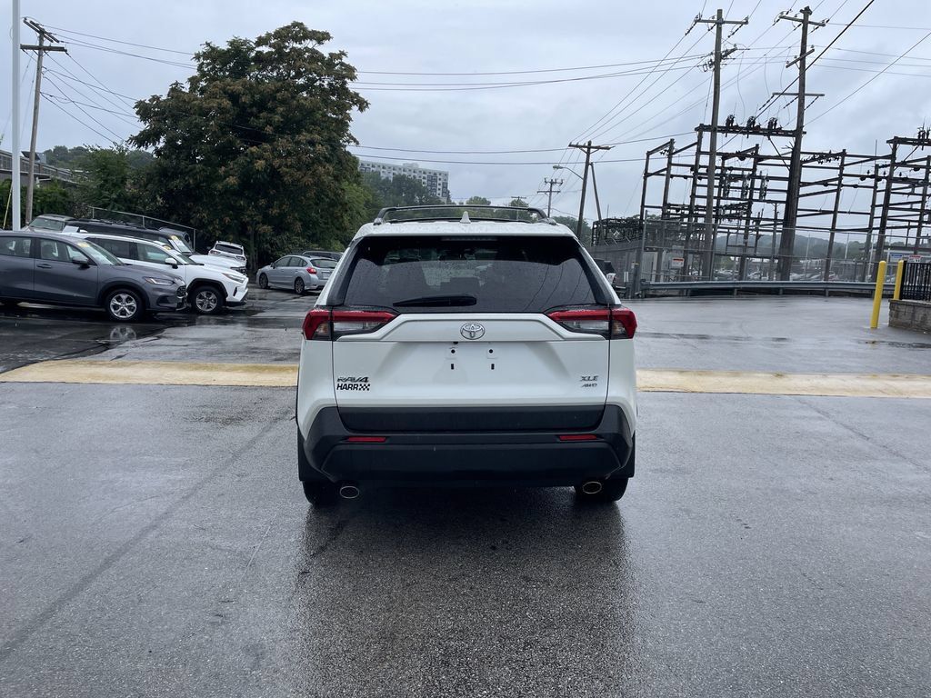 Certified 2022 Toyota RAV4 XLE Premium AWD/4WD image 4