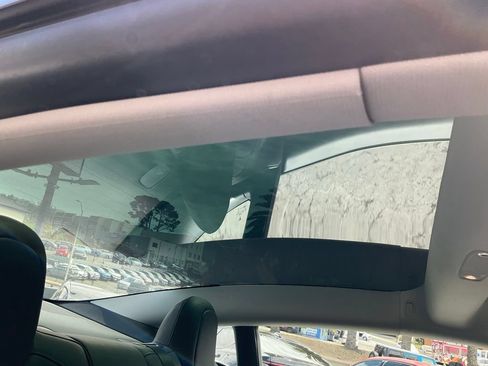 Used 2022 Tesla Model 3 RWD image 56