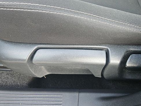Used 2024 Nissan Rogue S FWD image 19